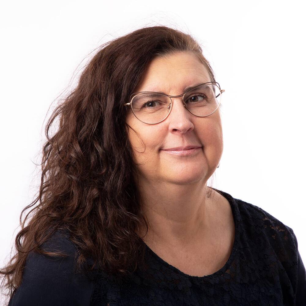 Rebecca James-Hof